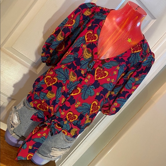 Rose & Olive Multicolor Floral Top - Picture 4 of 15